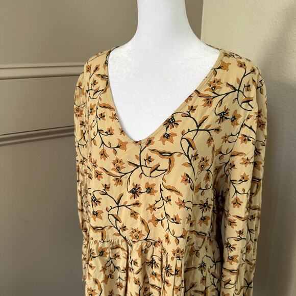 Lane Bryant Tan Floral Peplum, Smocked Sleeve, V-Neck Top Size 14 Rayon - Picture 2 of 4